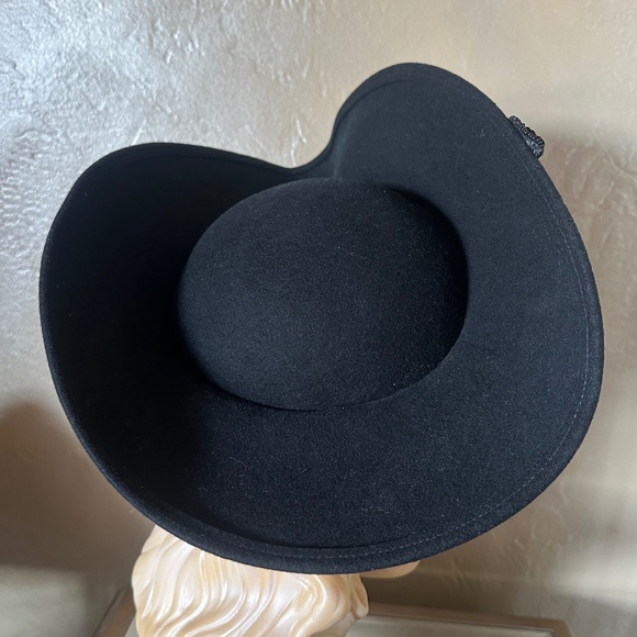 FESTIVE VINTAGE BLACK FELT WIDE BRIM HAT WITH SEQUIN APPLIQUÉS main image 6